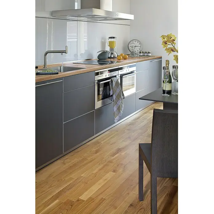 Küchenarbeitsplatte nach Maß - Nussbaum Butcherblock, Max. Zuschnittsmaß: 372 cm, Stärke: 3,8 cm - Anwendungsbeispiel