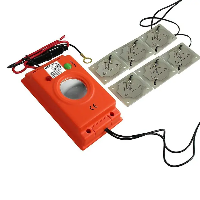 LAS Marderabwehrgerät - 6 Kontaktplatten - Vorderansicht