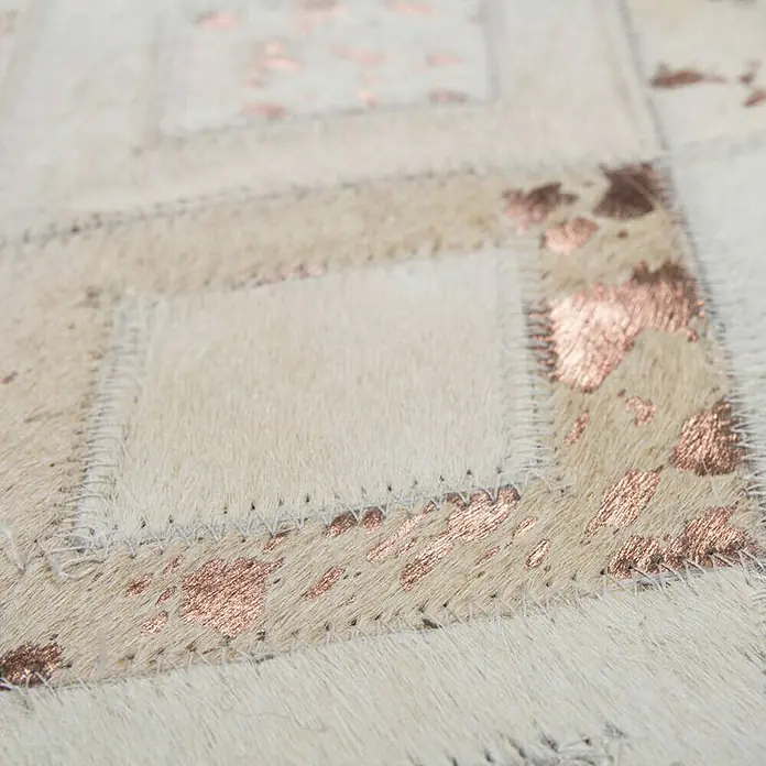 Kayoom Echtlederteppich Dazzle 100 - Elfenbein/Chrom, L x B: 230 x 160 cm, 100 % Leder - Detailaufnahme