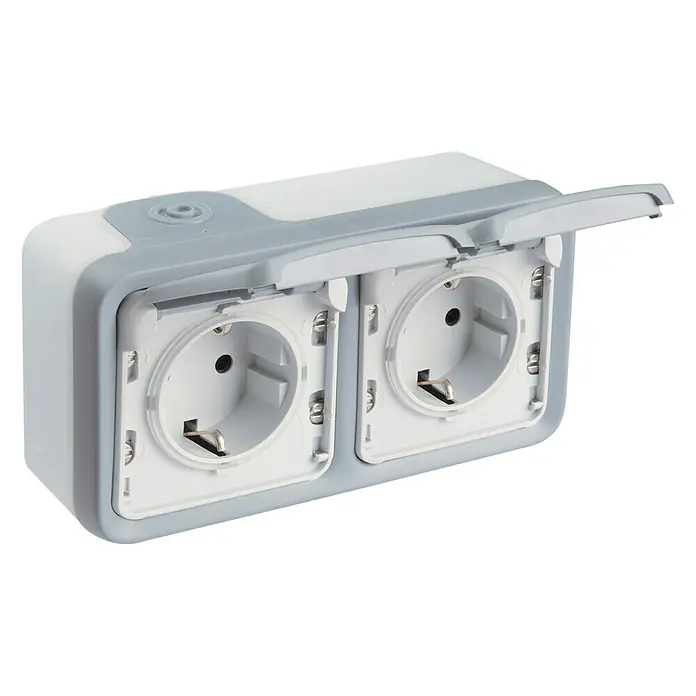 Legrand Enchufe para estancias con humedad doble Plexo - Gris, 2 Polos + Toma Tierra, Plástico, En pared