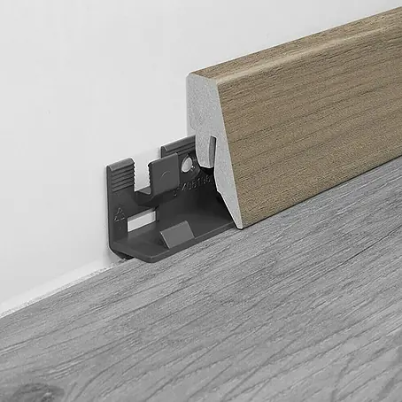 LOGOCLIC  Podna kutna lajsna K40 C hrast Prizzi