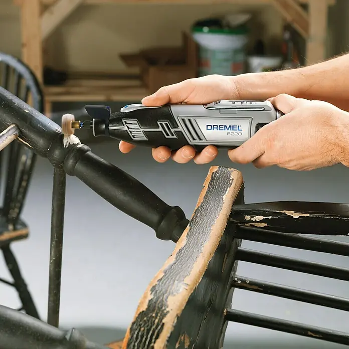 Dremel Multifunktionswerkzeug 8220-5/65 - 12 V, 2 Akkus, 2 Ah - Anwendungsbeispiel