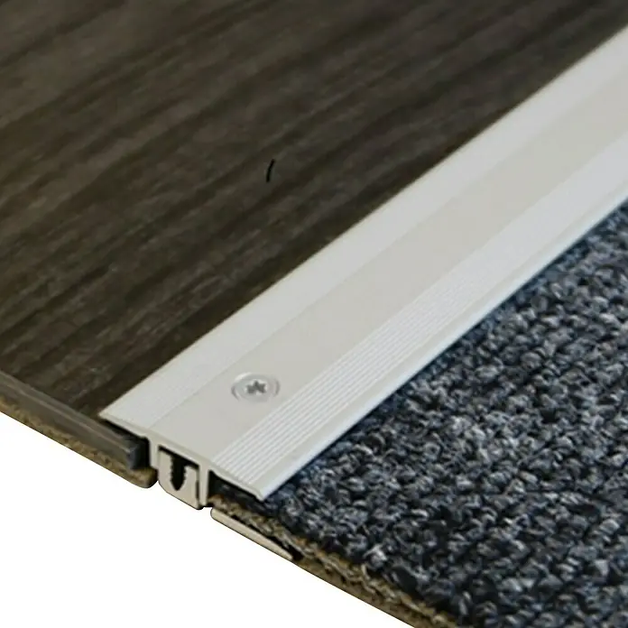 LOGOCLIC Übergangsprofil 326 - Silber, 0,9 m x 27 mm, Montageart: Schrauben - Anwendungsbeispiel
