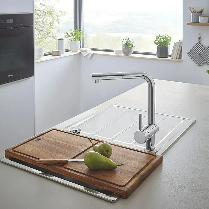 Grohe Spültischarmatur Minta - Edelstahl, Matt, Hoher Auslauf - Stimmungsaufnahme