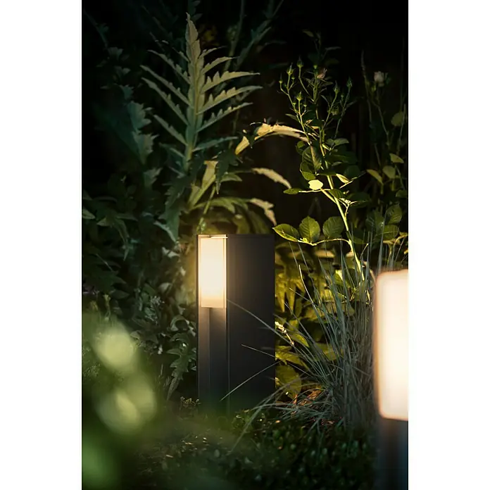 Philips Hue LED-Sockelleuchte Turaco - 1-flammig, 9,5 W, Warmweiß, IP44