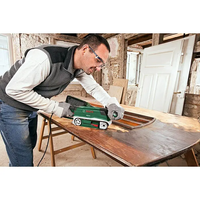 Bosch Bandschleifer PBS 75 A - 710 W, Bandgeschwindigkeit: 300 m/min, Schleiffläche: 76 x 165 mm - Anwendungsbeispiel