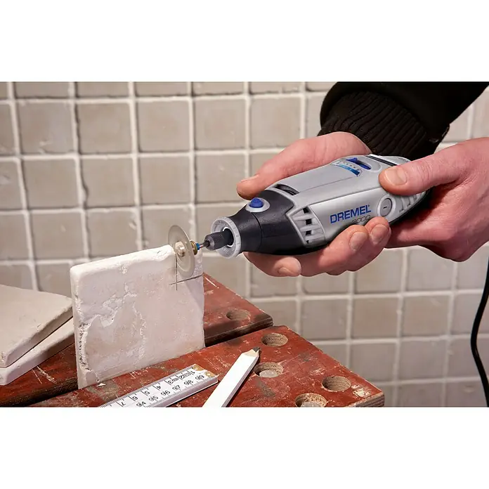 Dremel Multifunktionswerkzeug 3000-15 - 130 W, 15 Dremel-Zubehöre