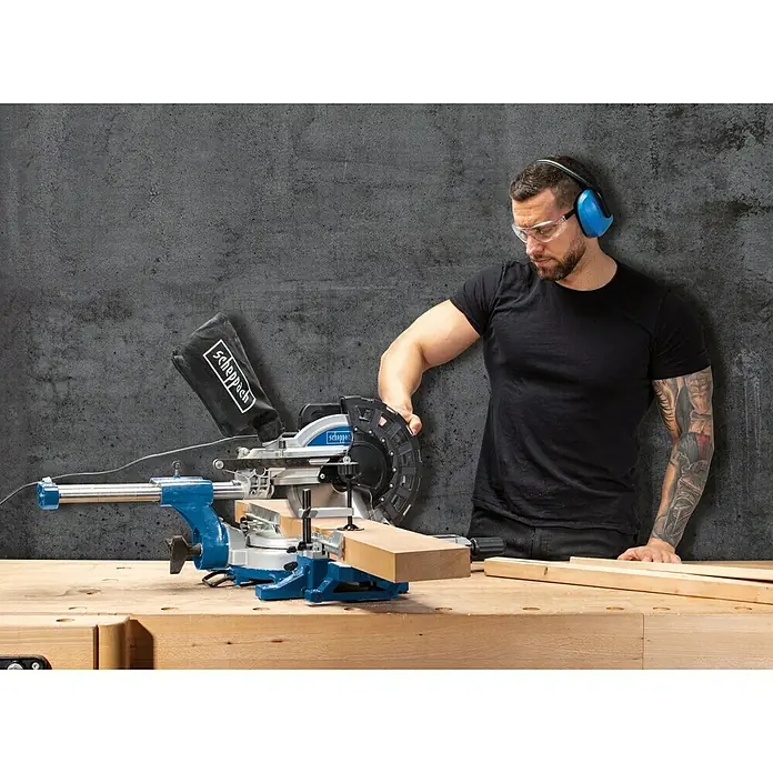 Scheppach Kappzugsäge HM 254 - 2.000 W, Durchmesser Sägeblatt: 255 mm, 0 U/min - 4.500 U/min - Anwendungsbeispiel