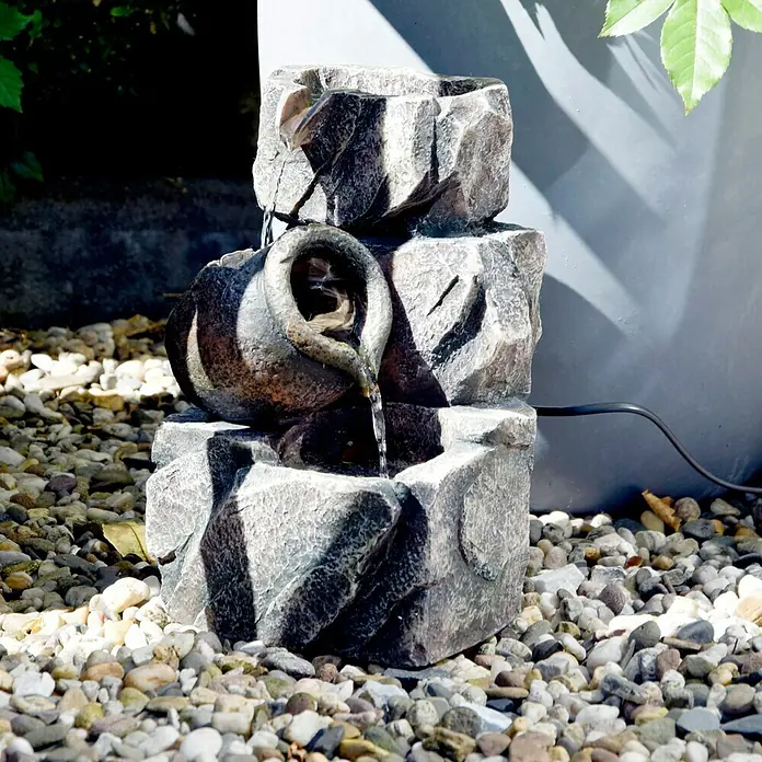 Dobar Zimmerbrunnen - 17,2 x 16,2 x 27 cm, Grau/Sand, Mit Pumpe - Stimmungsaufnahme