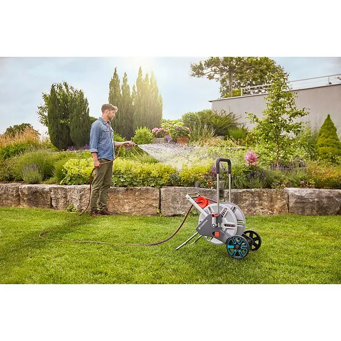 Gardena Kolica za vrtno crijevo CleverRoll M Metall - Plastika/metal, Kapacitet crijeva: 60 m, 13 mm (½″) - Proizvod u upotrebi