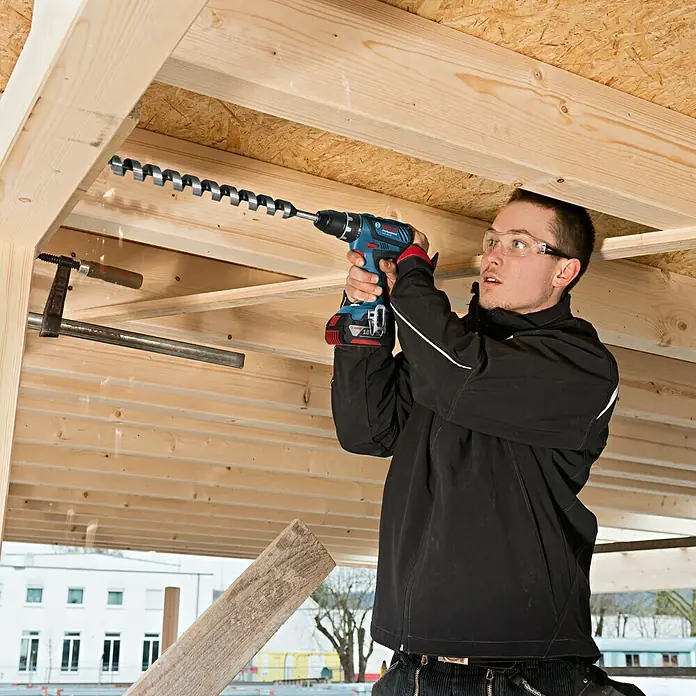 Bosch Professional Akku-Bohrschrauber GSR 18V-28 - 18 V, Ohne Akku, Leerlaufdrehzahl: 0 U/min - 1.900 U/min - Anwendungsbeispiel