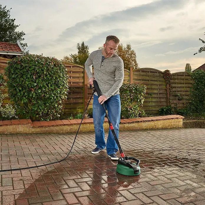Bosch Flächenreiniger Multi Aquasurf 280 - Durchmesser: 280 mm, Passend für: Bosch Hochdruckreiniger Aquatak-Serie, Bosch Hochdruckreiniger EasyAquatak 100, Bosch Hochdruckreiniger EasyAquatak 120, Bosch Hochdruckreiniger UniversalAquatak 125, Bosch Hochdruckreiniger UniversalAquatak 130, Bosch Hochdruckreiniger UniversalAquatak 135, Bosch Hochdruckreiniger AdvancedAquatak 160 - Anwendungsbeispiel