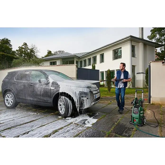 Bosch Visokotlačni čistač AdvancedAquatak 160 - 2.600 W, Maksimalni tlak: 160 bar, Radni protok: Maks. 570 l/h - Proizvod u upotrebi