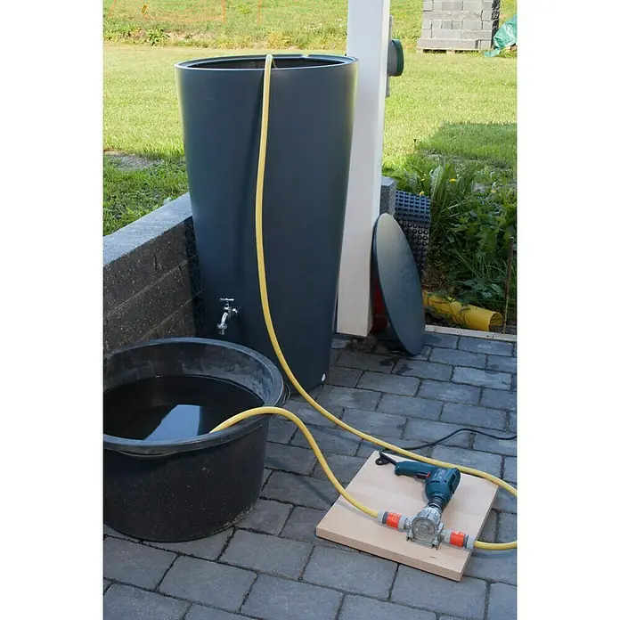 Wolfcraft Pumpa - maks. 3000 l/h, Pritisak vode u visinu: 30 m (crijevo od ½″) - Proizvod u upotrebi