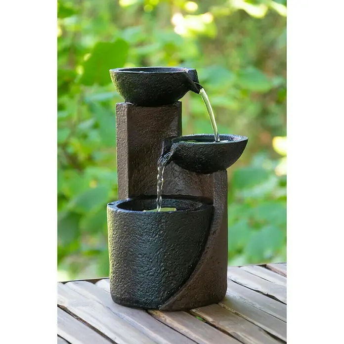 Dobar Kunststeinbrunnen - 14,2 x 14,2 x 22 cm - Stimmungsaufnahme