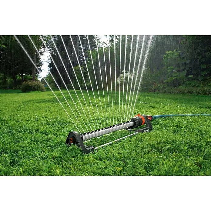 Gardena Kvadratni raspršivač vode Aqua L - Maksimalna površina raspršivača: 120 - 280 m² - Proizvod u upotrebi