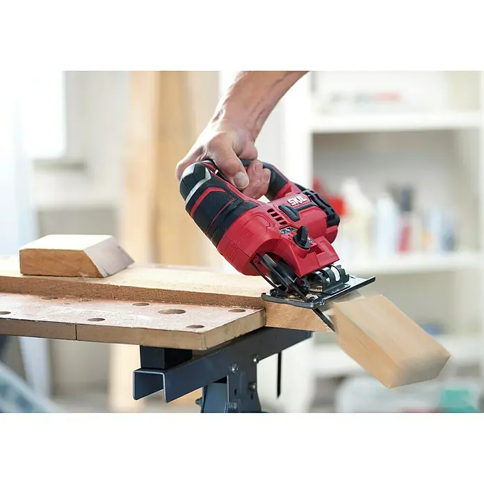Skil Pendelhubstichsäge 4530 AA - 550 W, 0 Hübe/min - 3.000 Hübe/min - Anwendungsbeispiel