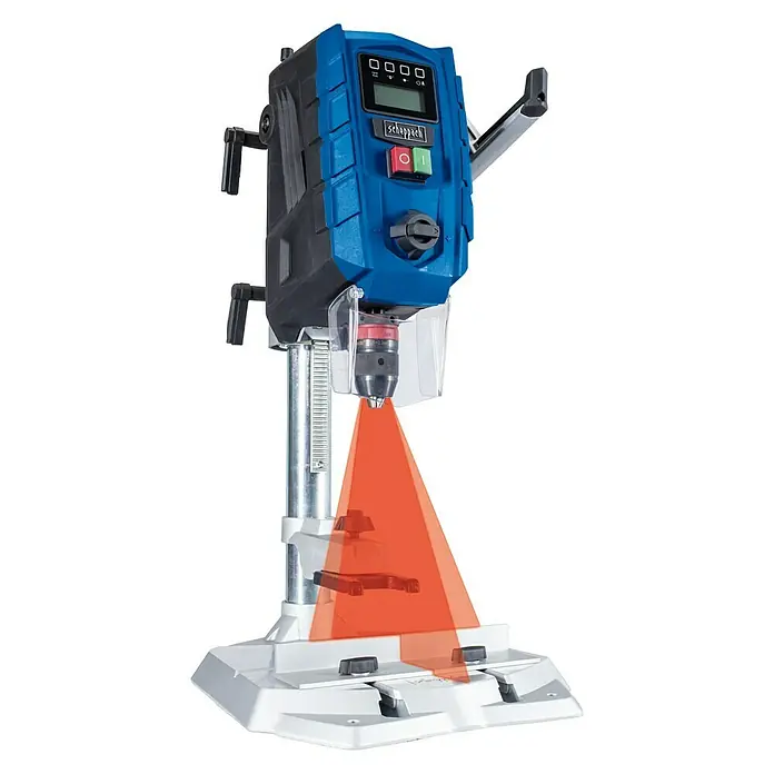 Scheppach Stolna bušilica DP 60 - 710 W, Broj okretaja pri praznom hodu: 0 okr/min - 2.600 okr/min, Stezna širina bušeće glave: 1,5 mm - 13 mm - Pogled s desne strane