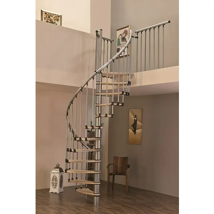 Minka Systemspindeltreppe Wave Plus - Durchmesser: 140 cm, Silber, Farbe Stufen: Birke Natur, Geschosshöhe: 280 cm - Stimmungsaufnahme