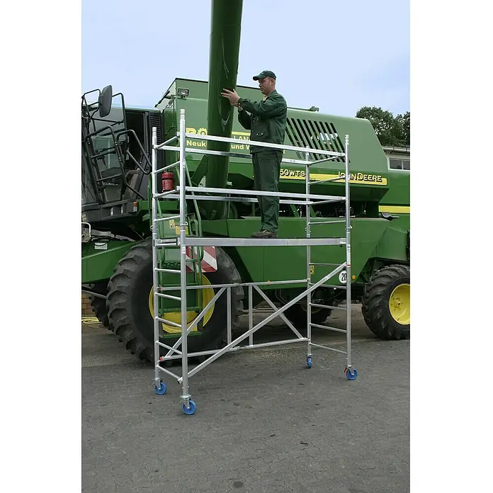 Krause ProTec XS Klappgerüst - Arbeitshöhe: 3,7 m, Bühnengröße: 1,2 m², Belastbarkeit Bühne: 240 kg - Anwendungsbeispiel