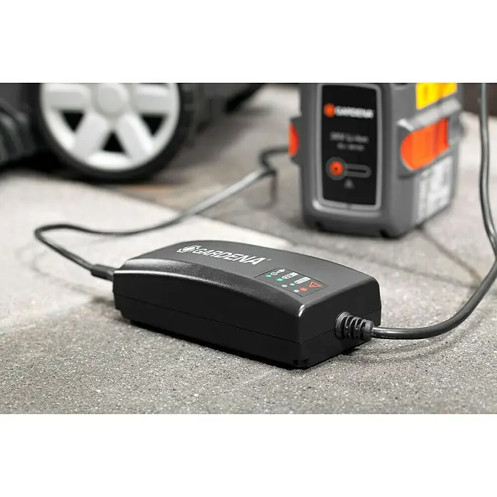 Gardena Brzi punjač QC40 - Namijenjeno za: Bateriju BLi-40/100 za sustav Gardena Smart, Bateriju BLi-40/160 za sustav Gardena Smart - Proizvod u upotrebi