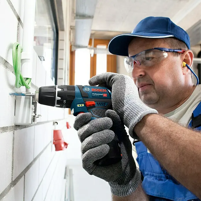 Bosch Professional Akku-Schlagbohrschrauber GSB 12V-15 - 12 V, Li-Ionen, 2 Ah - 4 Ah, 2 Akkus, Leerlaufdrehzahl: 0 U/min - 1.300 U/min
