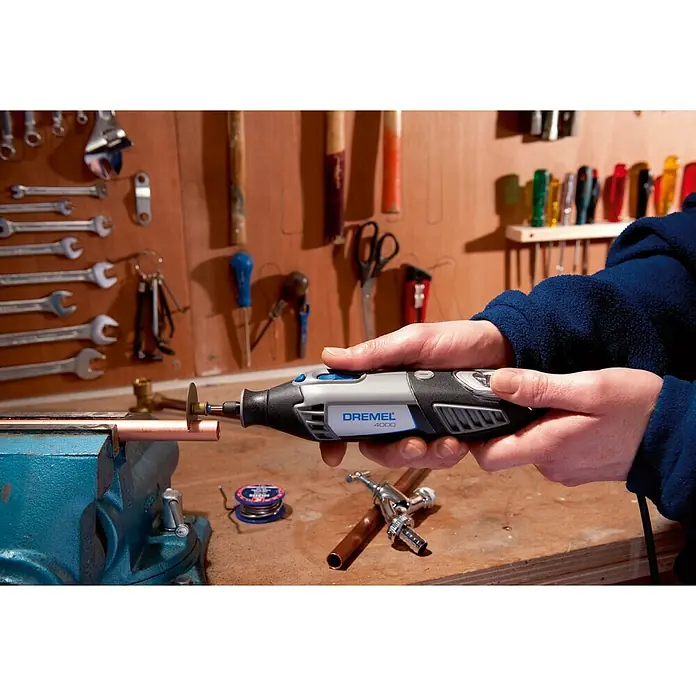 Dremel Multifunktionswerkzeug 4000-4/65 EZ - 175 W, Leerlaufdrehzahl: 5.000 U/min - 35.000 U/min, Zubehör: 65 -tlg. - Anwendungsbeispiel