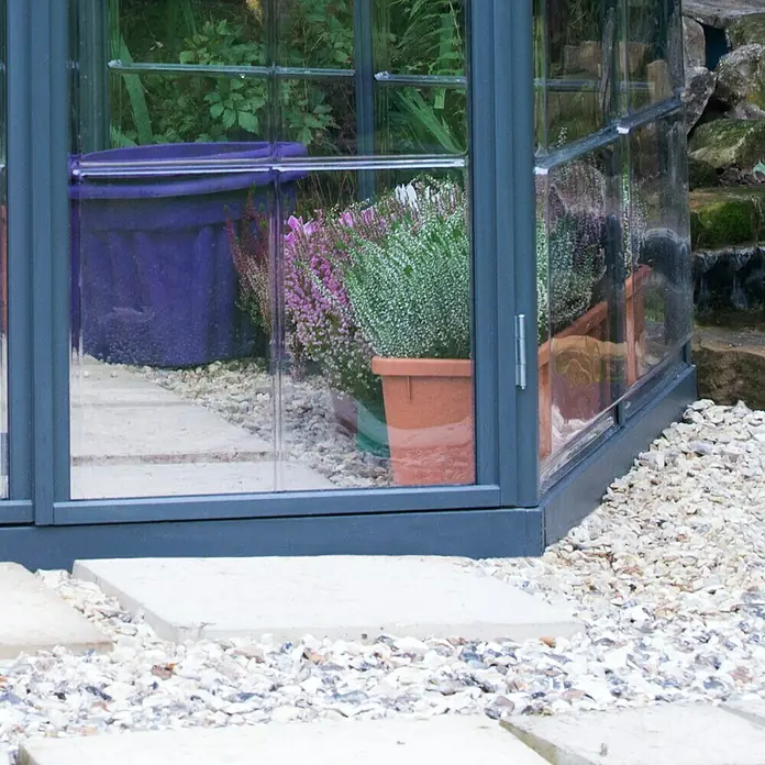 Palram – Canopia Gewächshaus Oasis - 2,47 x 2,13 x 2,66 m, Glasstärke: 6 mm, Polycarbonat - Detailaufnahme