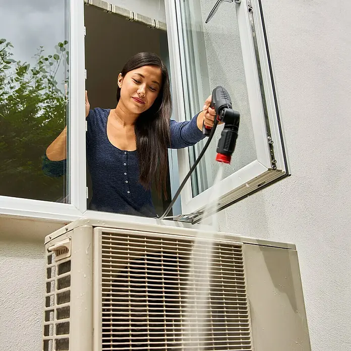 Bosch Hochdruckreiniger EasyAquatak 100 - 1.100 W, Max. Druck: 100 bar, Fördermenge: 270 l/h - Anwendungsbeispiel