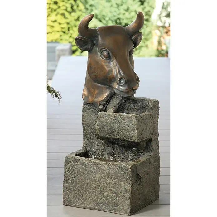 Silex Kunststeinbrunnen Stier - 34 x 29 x 77,5 cm - Stimmungsaufnahme