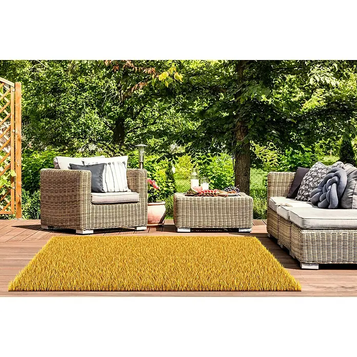 Classis Carpets Infinity Grass Rasenteppich World of Colors - 200 x 133 cm, Sunflower Gold, Ohne Noppen - Anwendungsbeispiel