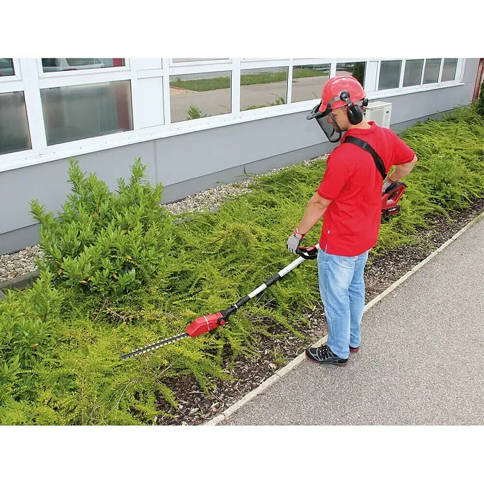 Einhell Power X-Change Akku-Heckenschere GE-HH 18/45 Li T-Solo - 18 V, Li-Ionen, Ohne Akku, Schnittlänge: 40 cm - Anwendungsbeispiel