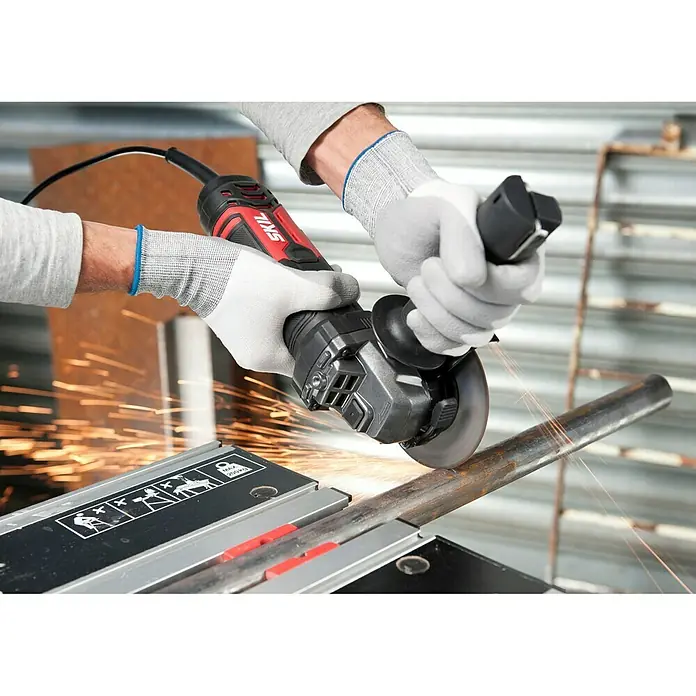 Skil Winkelschleifer 9132 AA - 850 W, Durchmesser Scheibe: 125 mm, Leerlaufdrehzahl: 0 U/min - 12.000 U/min - Anwendungsbeispiel