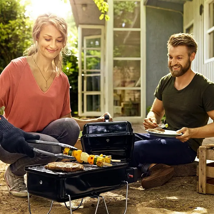 Weber Go-Anywhere Gasgrill Go-Anywhere - Anzahl Brenner: 1, Hauptgrillfläche: 42 x 26 cm, 1,9 kW - Anwendungsbeispiel