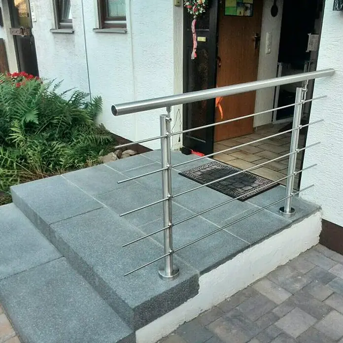 Treba Frewa Geländer-Set EG2 - Oberbodenmontage, Edelstahl V2A, Silber, Länge: 1.500 mm - Stimmungsaufnahme