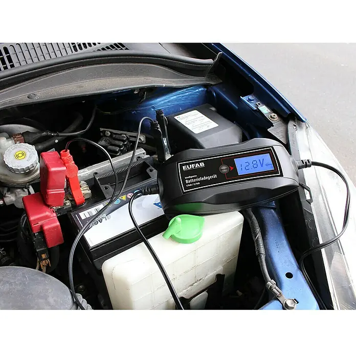 Eufab Batterie-Ladegerät - Geeignet für: Gelbatterien - Anwendungsbeispiel