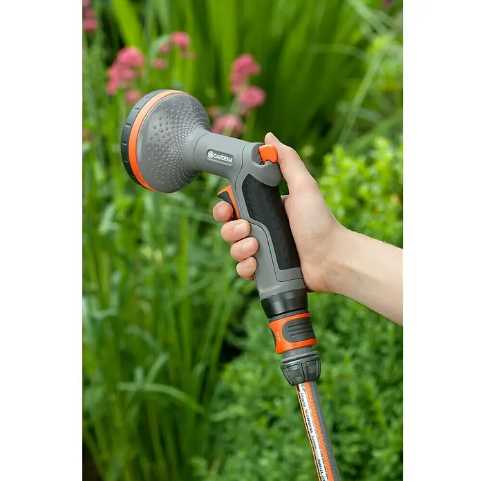 Gardena Comfort Tuš - Broj mlaza za raspršivanje: 2, Metal / plastika, Prikladno za: Gredica - Proizvod u upotrebi