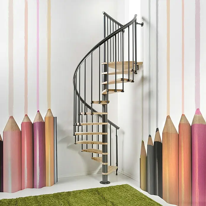 Fontanot Spindeltreppe Nice - Durchmesser: 130 cm, Anthrazit, Farbe Stufen: Buche Natur, Geschosshöhe: 241 cm - 283 cm - Stimmungsaufnahme