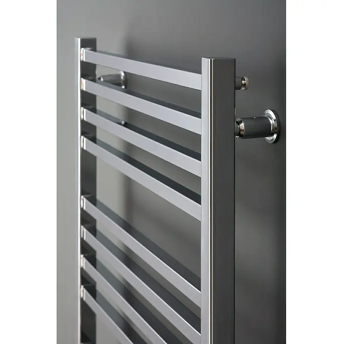 Ximax Badheizkörper C4 - 60 x 74 cm, 180 W, Chrom - Detailaufnahme