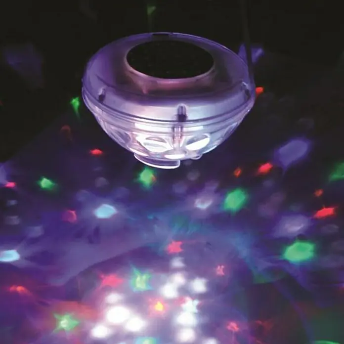 Gre Luz LED para piscinas Fantasía - Célula solar - Producto en uso