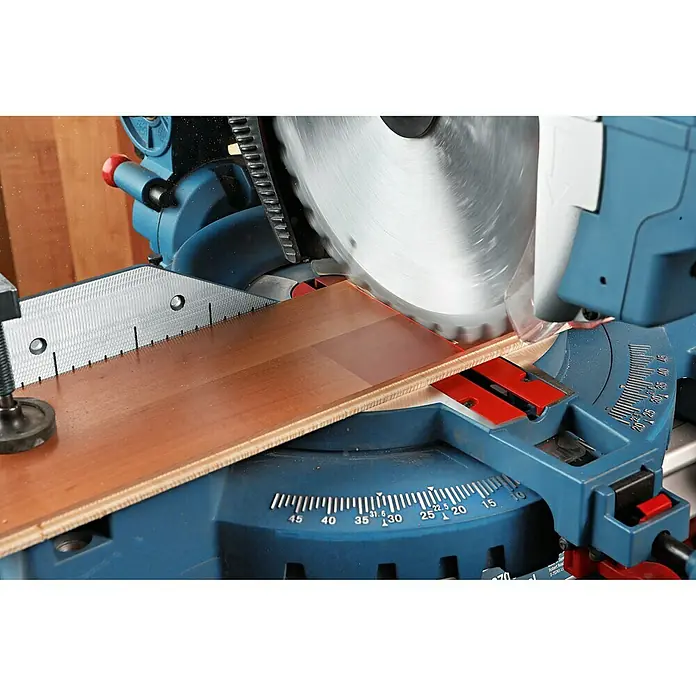 Bosch Professional Tischkreissäge GTM 12 JL - 1.800 W, Durchmesser Sägeblatt: 305 mm - Anwendungsbeispiel