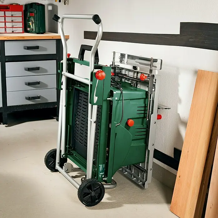 Bosch Transport- & Arbeitstisch PTA 2000 - Arbeitshöhe: 595 mm, Traglast: 125 kg, Passend für: Bosch Tischkreissäge PTS 10 - Anwendungsbeispiel