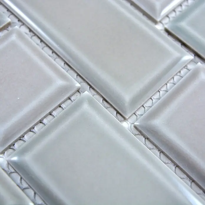 Mosaikfliese Metro Uni CG M04CM - 29,4 x 29,1 cm, Grau, Glänzend - Detailaufnahme