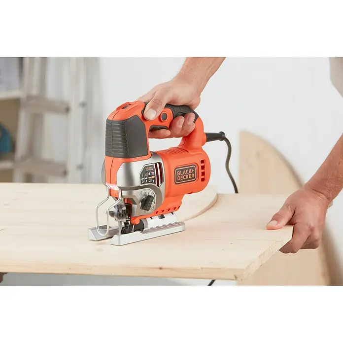 Black+Decker Sierra de calar BES610K-QS - 650 W