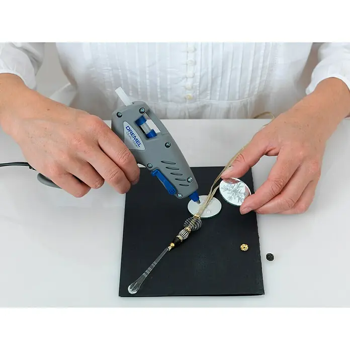 Dremel Patrone za lijepljenje - 12 Kom., Temperatura obrade: Od +165 °C do +195 °C - Proizvod u upotrebi