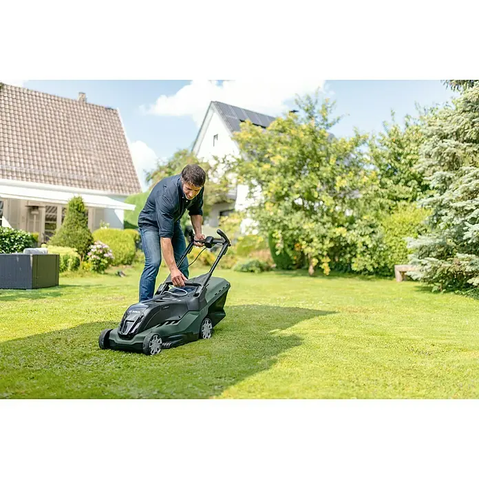 Bosch Advanced Rotak Akku-Rasenmäher 36-660 - 36 V, 2 Akkus, 2 Ah, Schnittbreite: 40 cm - Anwendungsbeispiel