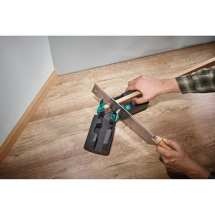 Wolfcraft Verstekzaagbak - l x b x h: 353 x 105 x 70 mm - Toepassingsvoorbeeld