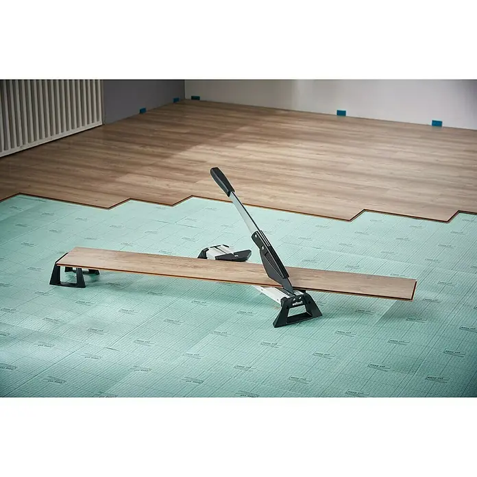 Wolfcraft Laminat- & Vinylschneider VLC 800 - Schnittbreite: 465 mm, Aluminium - Anwendungsbeispiel