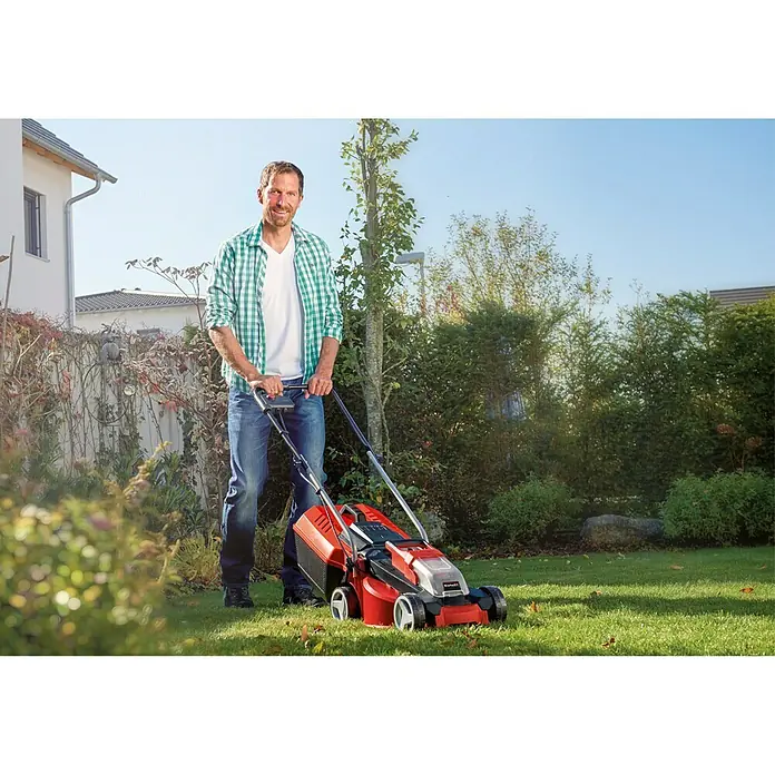 Einhell Power X-Change Akumulatorska kosilica GE-CM 18/30 Li - 18 V, Litij-ionska, 3 Ah, 1 baterija, Širina reza: 30 cm - Proizvod u upotrebi