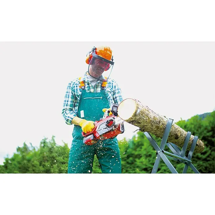 Einhell Power X-Change Akku-Kettensäge GE-LC 18 Li-Solo - 18 V, Ohne Akku, Schwertlänge: 25 cm - Anwendungsbeispiel
